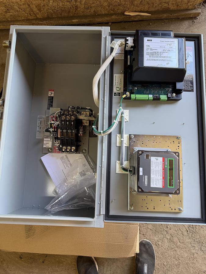 NEW INTERSECT AUTOMATIC TRANSFER SWITCH 240V 1-PHASE ILC-1220030-3R NEMA 3R SERVICE RATED