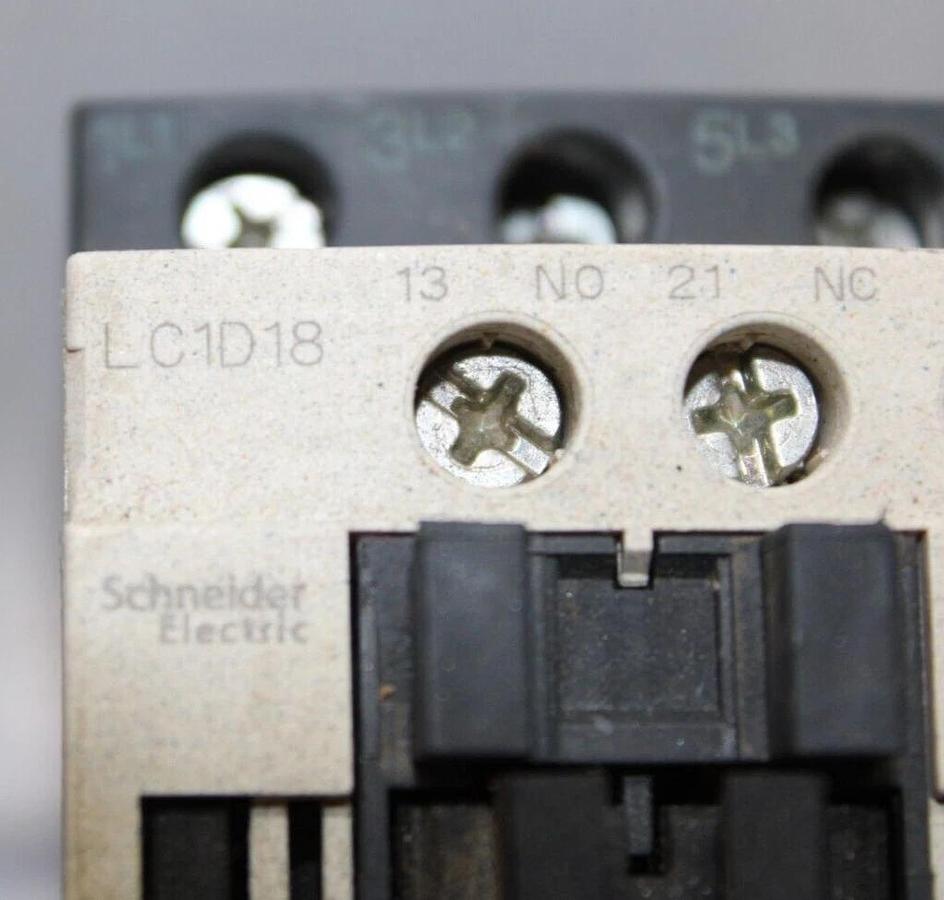 Used SCHNEIDER CONTACTOR LC1D18 32 AMP 600 VAC 3-POLE 3-PHASE 10 KW COIL: 110V