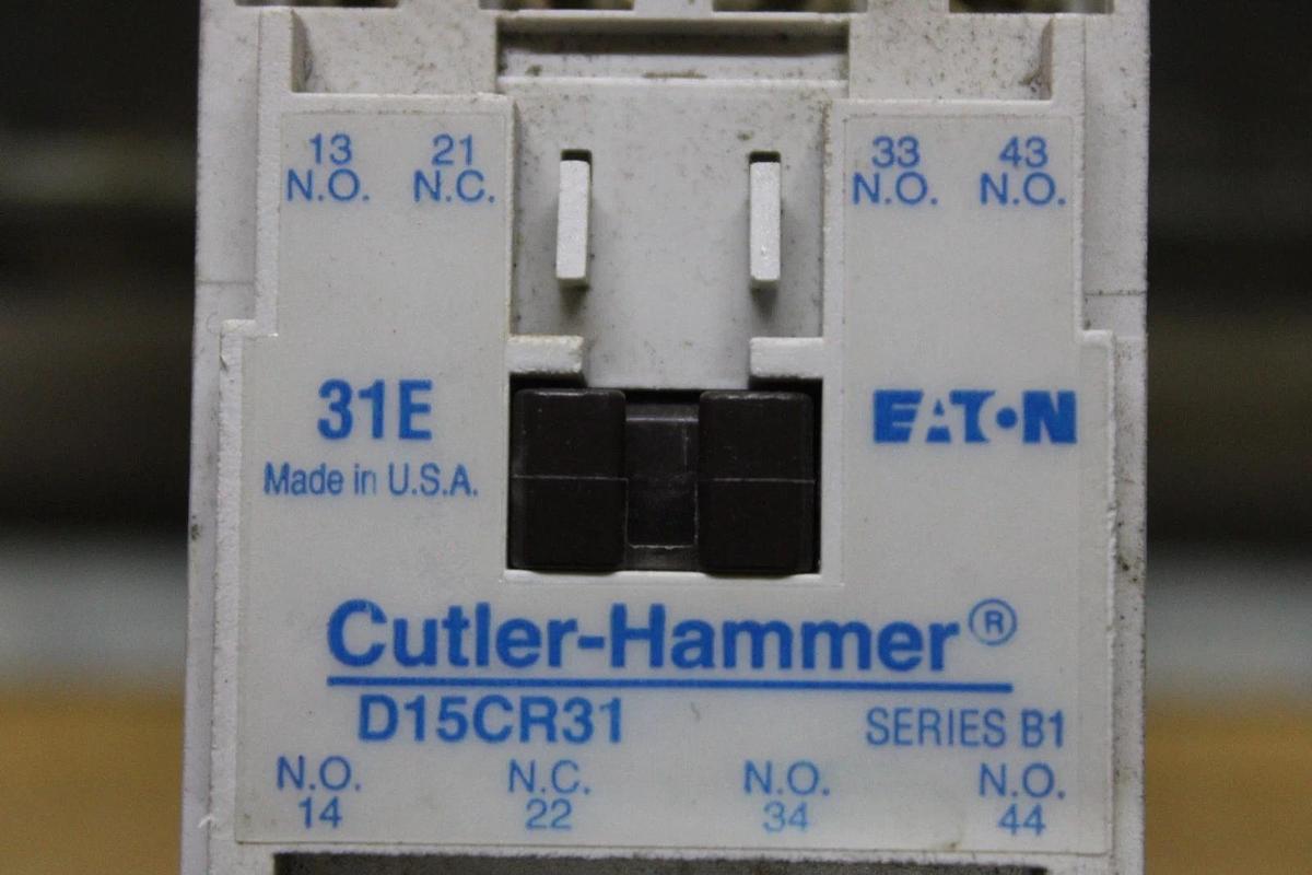 Used CUTLER HAMMER D15CR31 CONTACTOR W/ C320TP1 TIMING RELAY 0.1-30 SECOND
