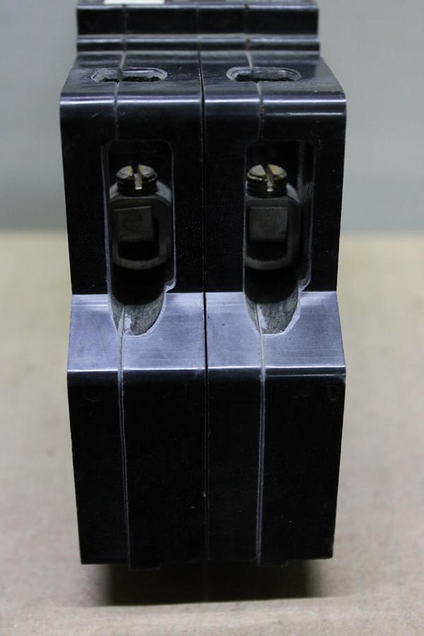 Used SQUARE D POWERLINK CIRCUIT BREAKER ECB24020G3 20 AMP 480/277 VAC 2-POLE