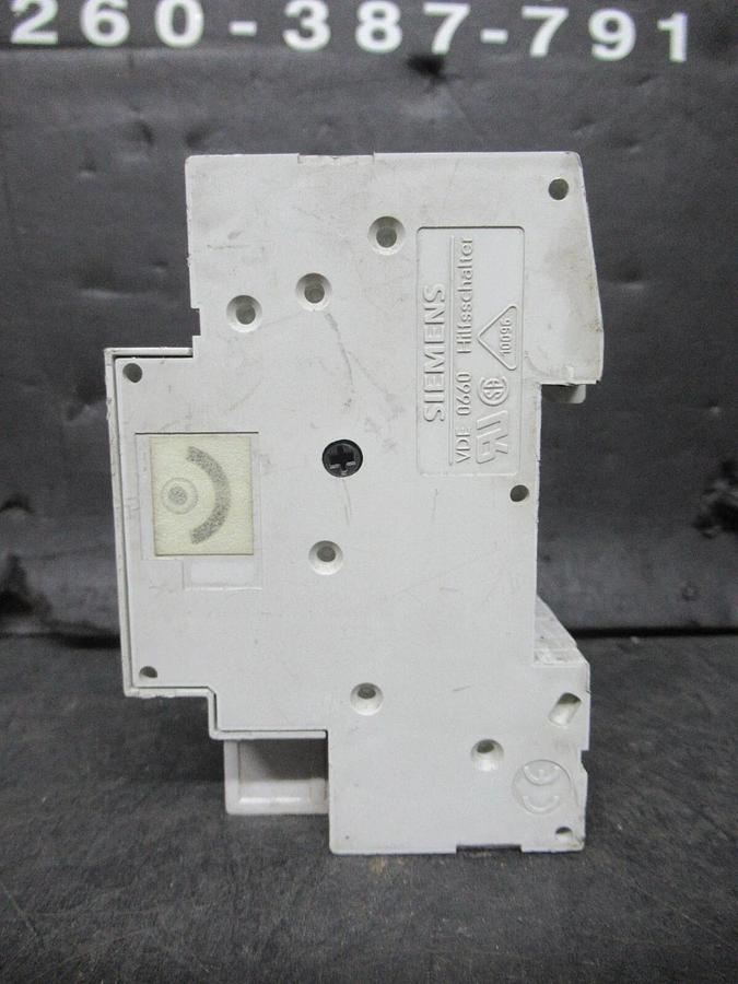 Used SIEMENS CIRCUIT BREAKER 5SX23 C10 10 AMP 480 VAC 3-POLE W/ 5SX9100 AUXILLIARY