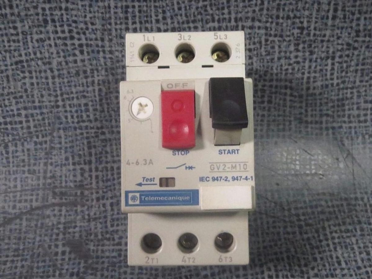 Used (1) TELEMECANIQUE CONTACTOR MANUAL MOTOR START 4-6.3 AMP 600V  MODEL: GV2-M10