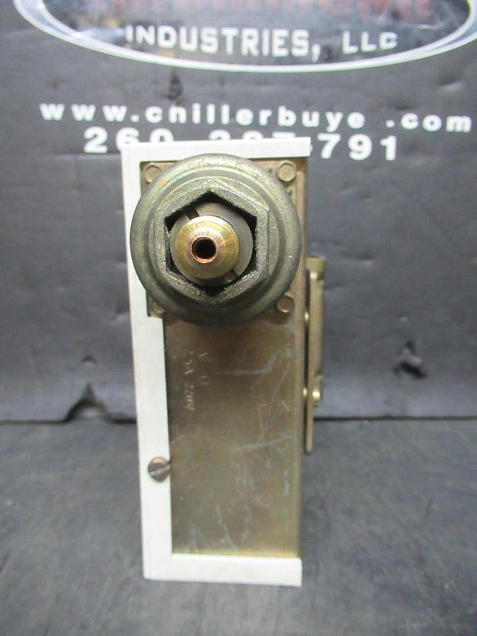 Used TRANE / ALCO PRESSURE CONTROL GAUGE X132400-7401 / FD113-SNBAA-000-07401