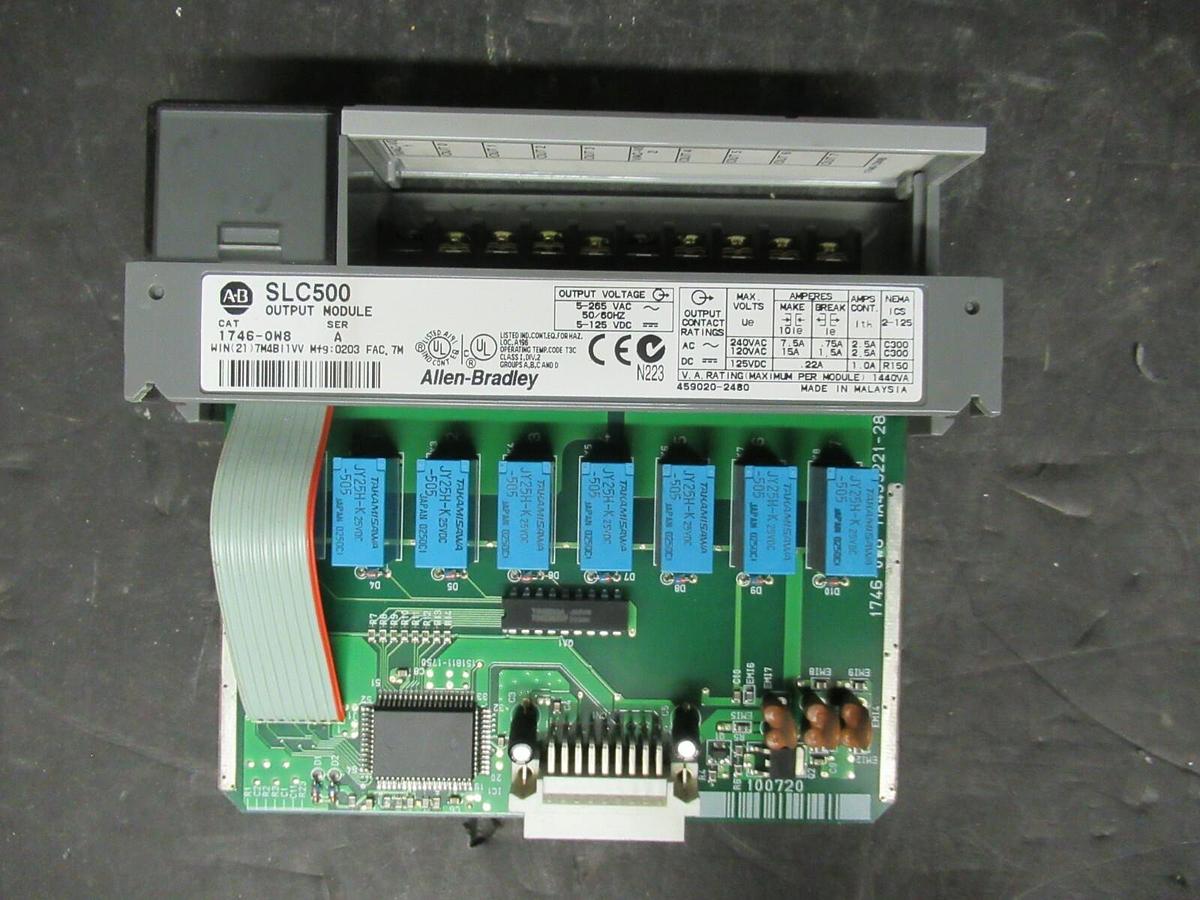 Used ALLEN BRADLEY OUTPUT MODULE SLC500 1746-OW8 **30 DAY WARRANTY INCLUDED**