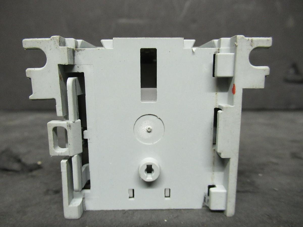Used ALLEN BRADLEY CONTROL RELAY 700-MB310* SER. A MB400 600 VAC 10 AMP 120 VAC COIL