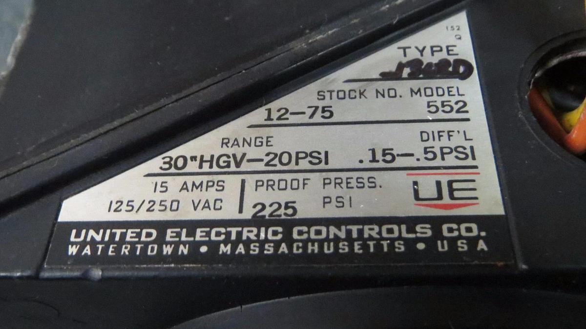 Used UNITED ELECTRIC PRESSURE CONTROLLER 15 AMP 250V 225 PSI MODEL 552 TYPE J302D