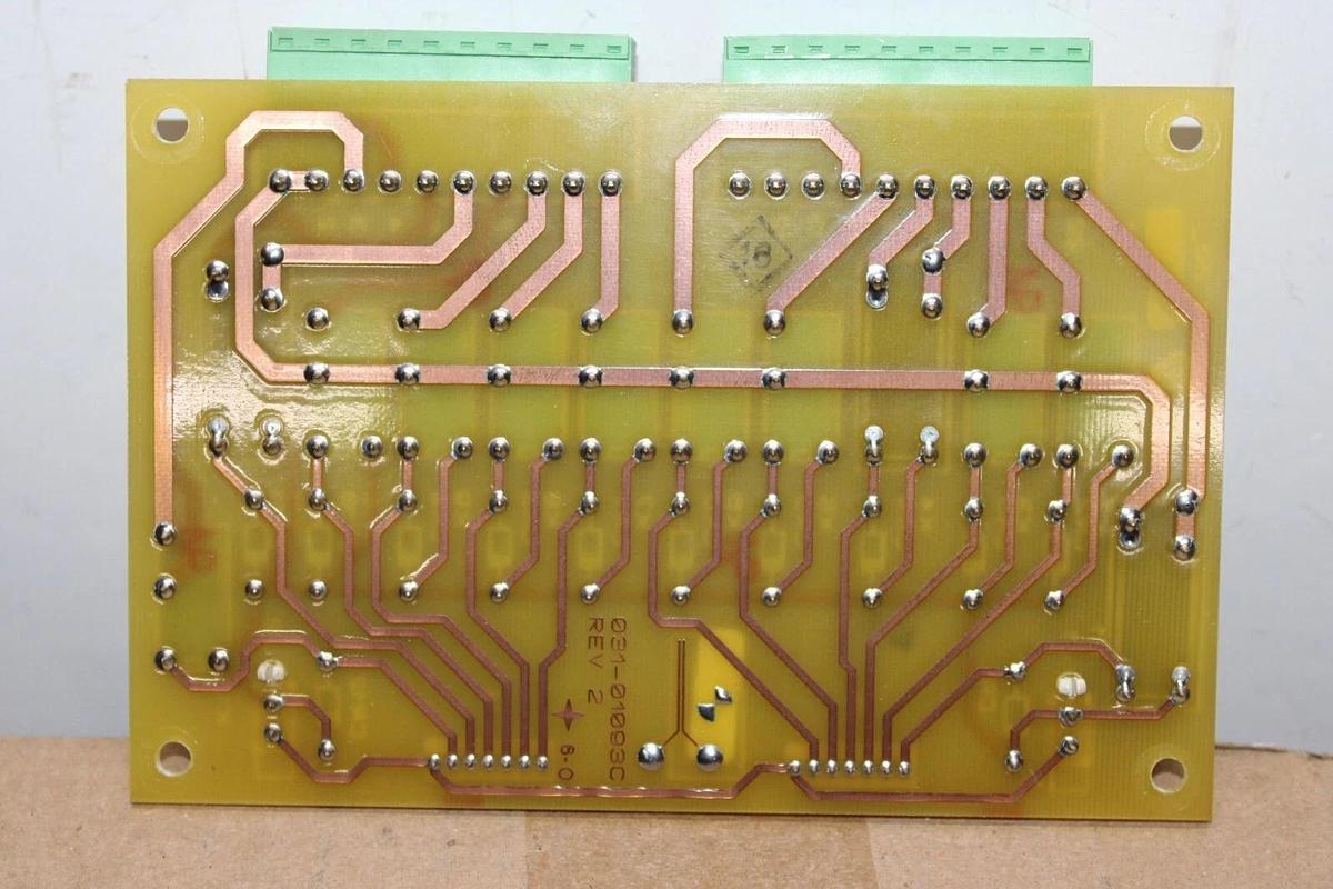 Used YORK CIRCUIT BOARD RELAY BOARD 031-01093C00 REV. B **WARRANTY INCLUDED**