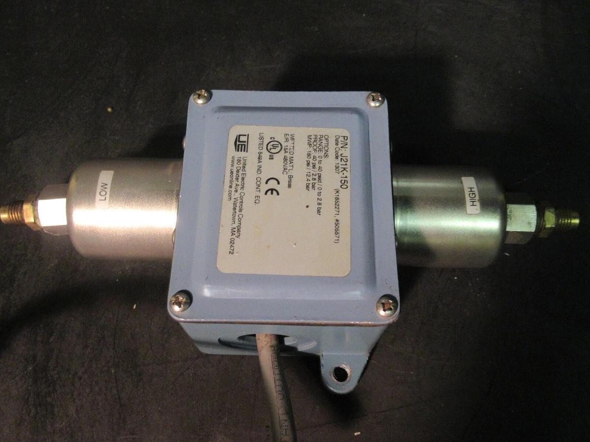 Used UNITED ELECTRIC BRASS PRESSURE SWITCH 40-180 PSI 15 AMP 480 VAC 0-40 PSID