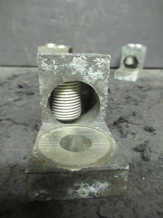 Used (3 QTY) SQUARE D DCC C-469 2 DOUBLE BARREL MECHANICAL CONNECTOR LUG TAPS 750MCM