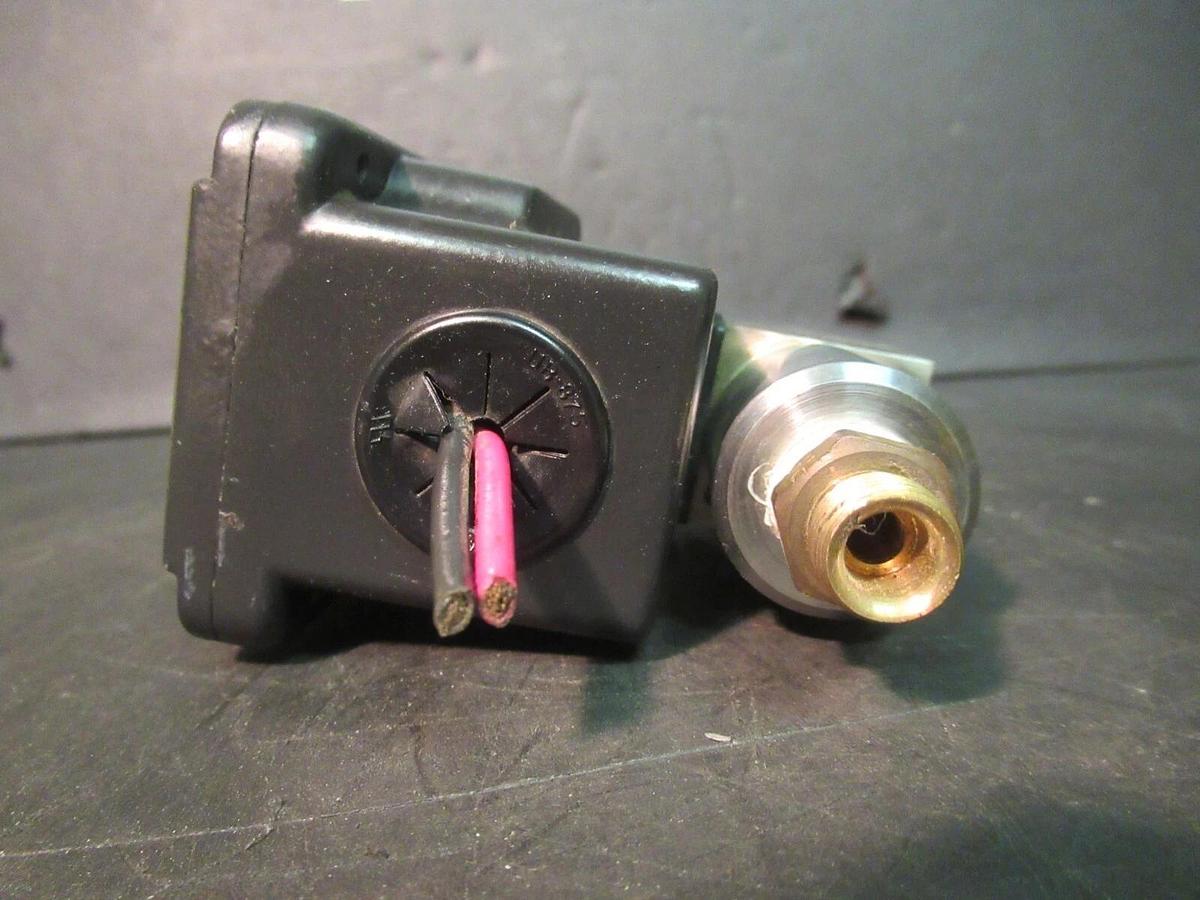 Used SETRA SYSTEMS PRESSURE TRANSMITTER 2301050PDZZ11ZTR1 0-50 PSID 24 VDC 4-20 MA