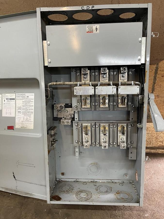 Used ITE HEAVY DUTY VACU-BREAK ENCLOSED SWITCH SN-425 NEMA 1 400 AMP 240 VAC