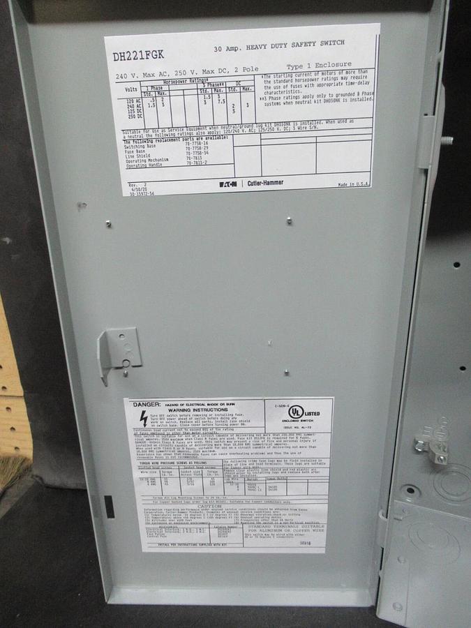 NEW IN BOX EATON HEAVY DUTY SAFETY SWITCH DH221FGK 30 AMP 240 VAC 7.5 HP 2-POLE
