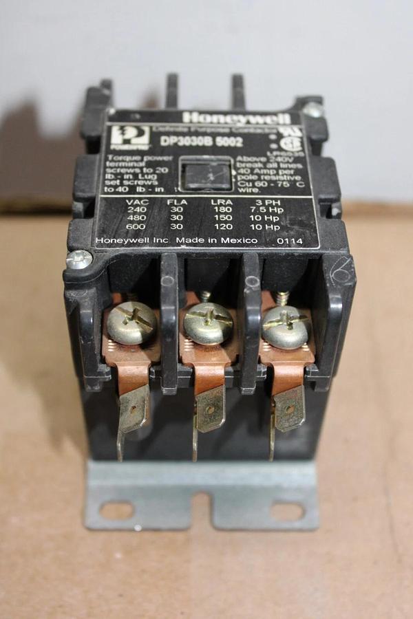 Used HONEYWELL CONTACTOR DP3030B-5002 30 AMP 600 VOLT 10 HP COIL: 120V