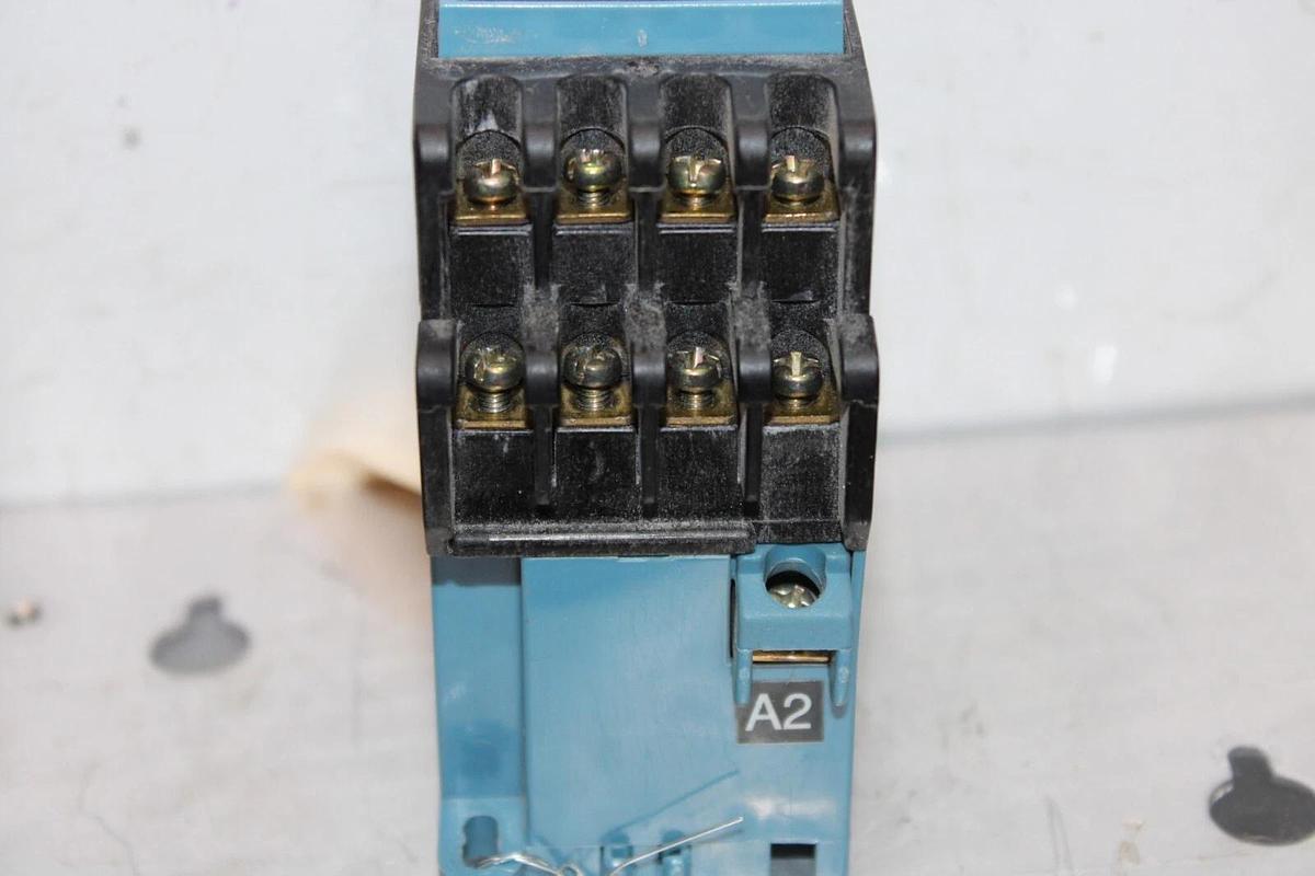 Used KRAUS & NAIMER CONTACTOR S14 103023 16 AMP 600 VAC 3-PHASE 5 HP COIL: 48VDC