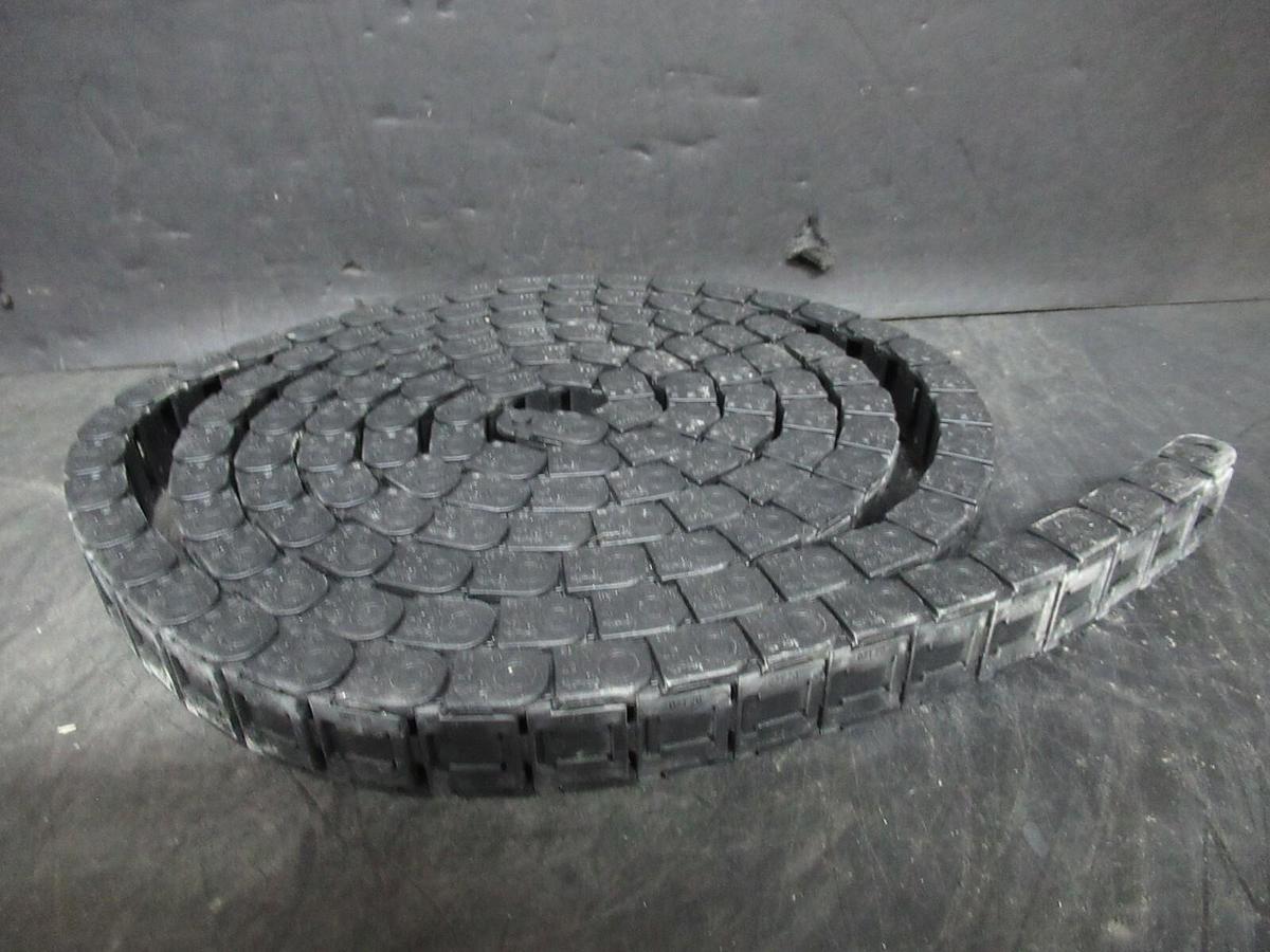 Used IGSU PLASTIC WIRE TACK 108" LENGTH X 1" WIDTH X 5/8" TALL R18 07.20 137 LINKS