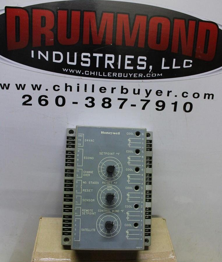 Used HONEYWELL CHILLER CONTROL MODULE 13650306-00 W7900A1014 229927F 24 VOLT 12 VA