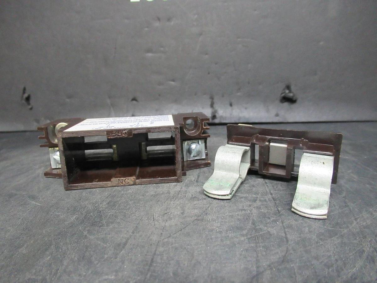 Used CUTLER HAMMER PULL OUT SWITCH DEAD FRONT FUSE PFS3311 3 PHASE 7.5 HP *WARRANTY*