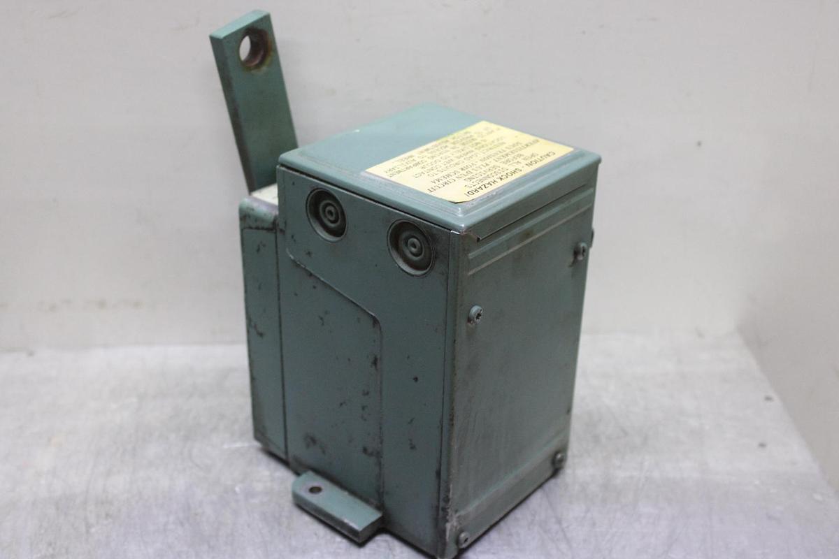 Used ABB GENERAL PURPOSE SWITCH OETL-NF400 600 VAC 400 AMP 3-POLE 350 HP