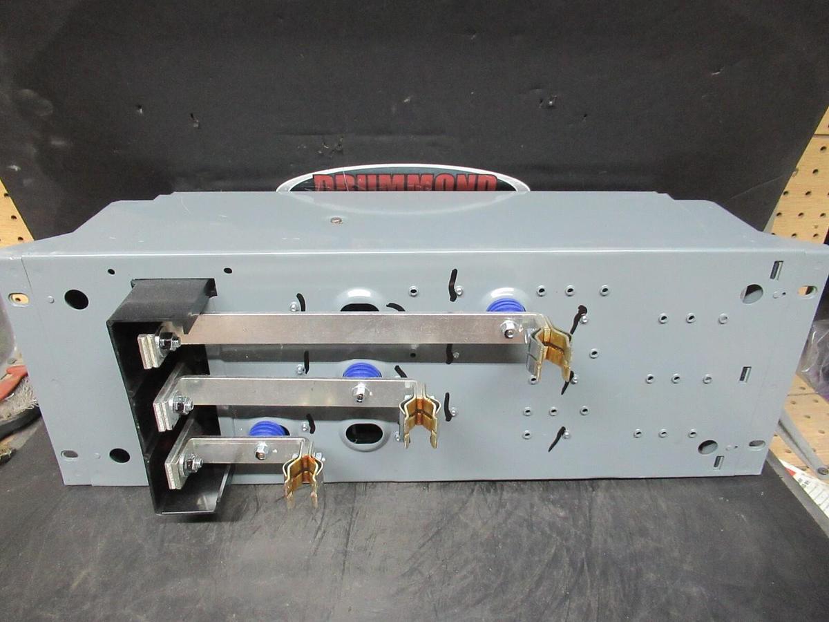 Used SQUARE D FUSIBLE PANELBOARD QMB-324 SER. D2 200 AMP 3-POLE 240 VAC 60 HP