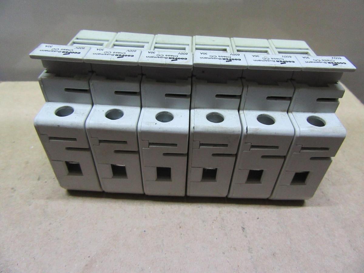 Used LOT OF 2 BUSSMANN FUSE HOLDER CHCC 600 VOLT 30A 50/60 HZ 3-POLE CLASS CC FUSES