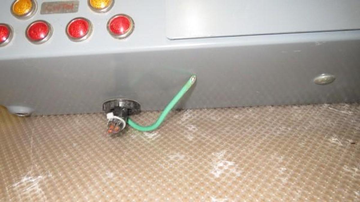 Used MYRON ZUCKER CAPACITOR CALMOUNT SERIES, KVAR 20, 480 V, 3 PHASE - KIM43020-3