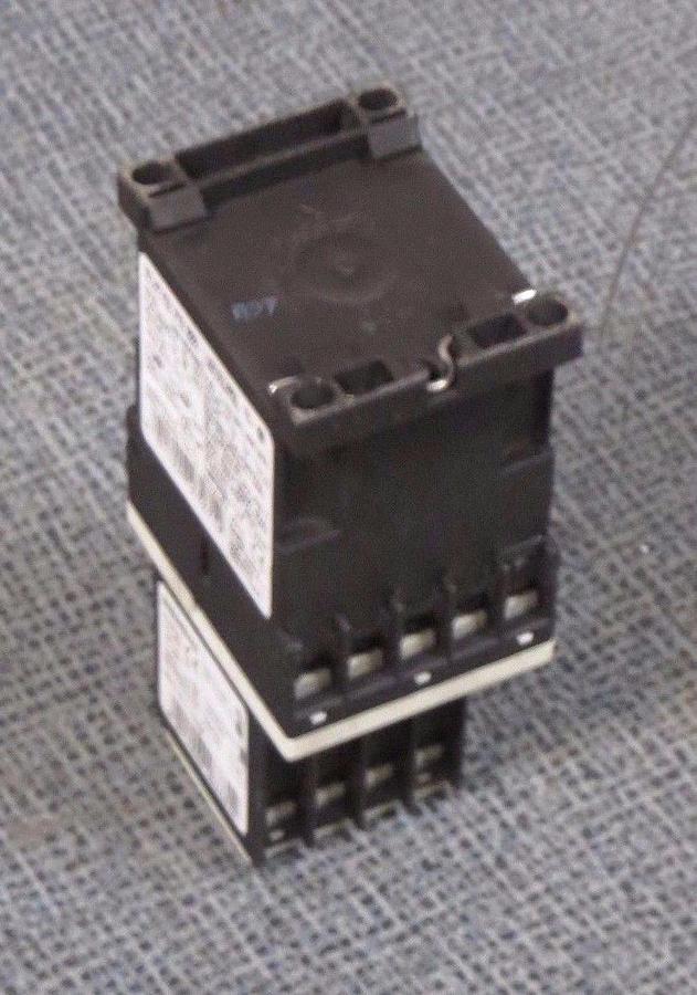 Used SIEMENS SIRIUS CONTACTOR 24 V COIL 22 AMP MODEL: 3RT1016-1BB42 W/ 3RH1911-1FA31