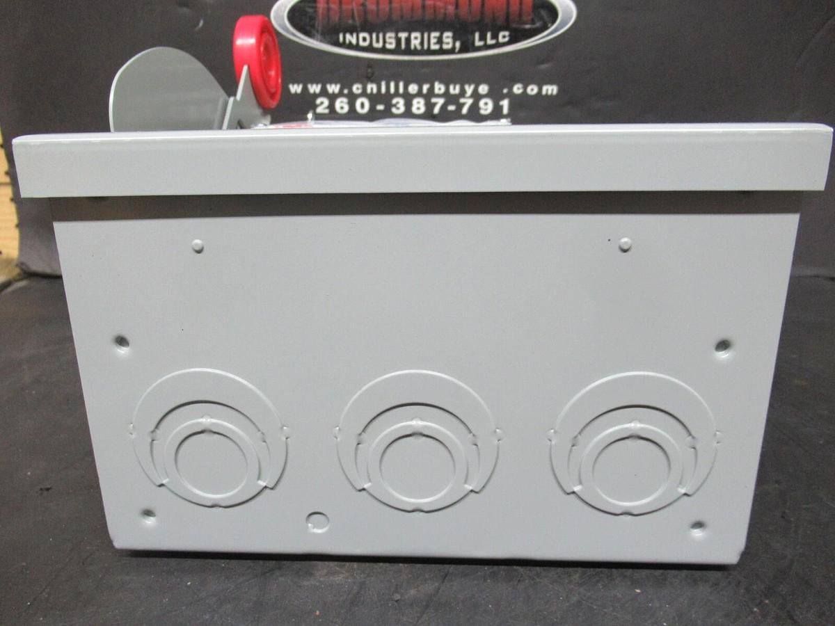 NEW IN BOX EATON HEAVY DUTY SAFETY SWITCH DH221FGK 30 AMP 240 VAC 7.5 HP 2-POLE