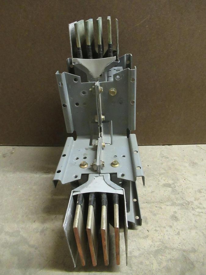 Used 1200 AMP SQUARE D CF2512GLFM12 3 PH 4 W 600 V BUSWAY ELBOW CORNER COPPER I-LINE