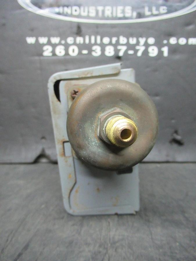 Used PENN DIFFERENTIAL PRESSURE CONTROL P74DA-17 277 VAC 24 AMP **WARRANTY**