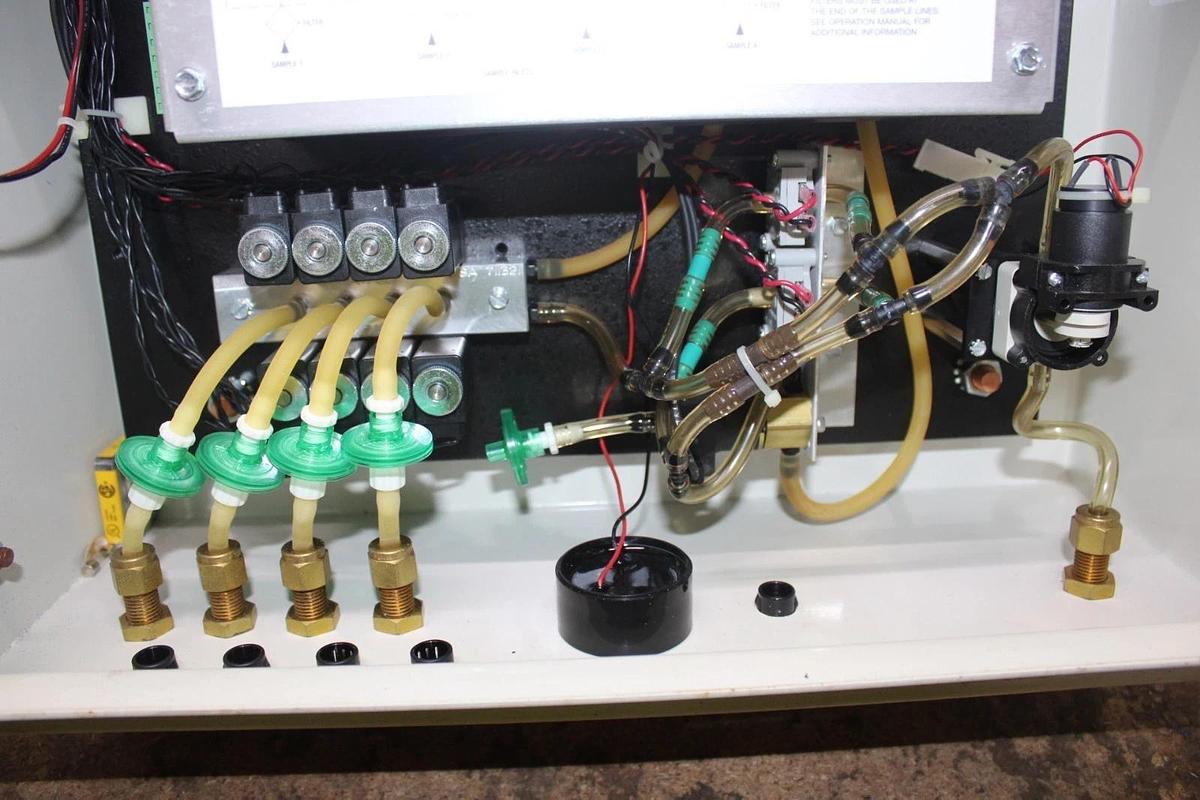 Used TRANE TRUSENSE MG REFRIGERANT 123 MONITOR RMWERP411D01001AB ENCL 4/12