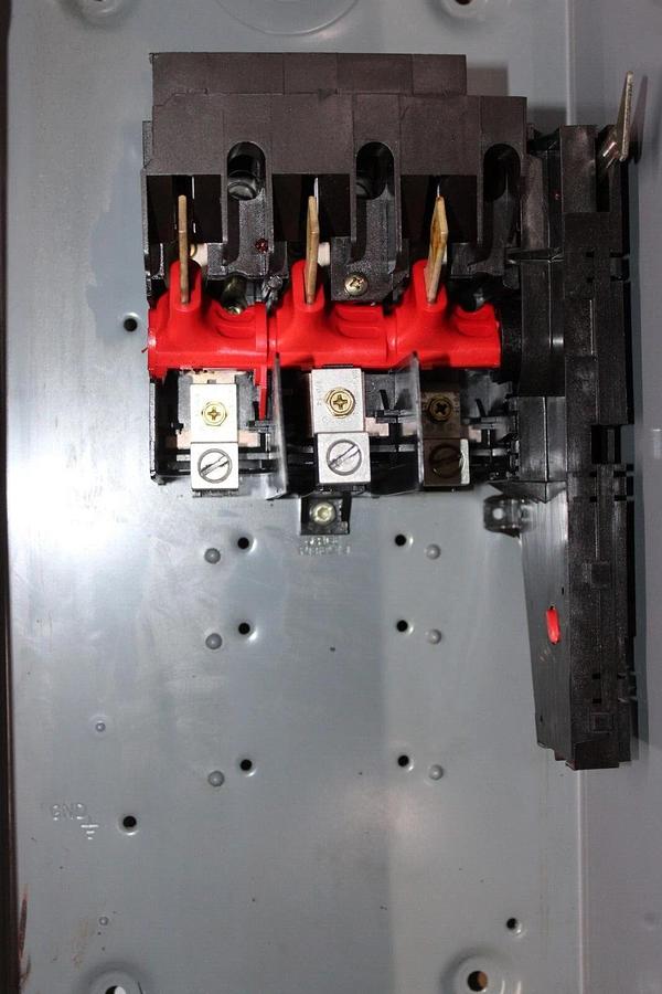 Used SQUARE D DISCONNECT SWITCH HU363 100 AMP 600 VAC TYPE 1 ENCLOSURE