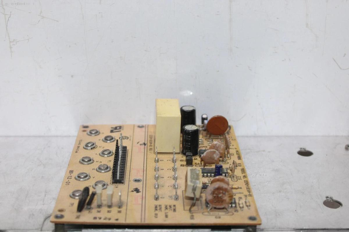 Used CARRIER DEFROST CONTROL CIRCUIT BOARD CEAS410104-01 HK32FA006 CESS410104-01