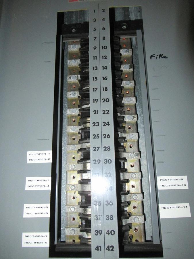 Used 225 AMP MLO CUTLER HAMMER SINGLE PHASE TYPE PB BREAKER PANELBOARD CH STYLE