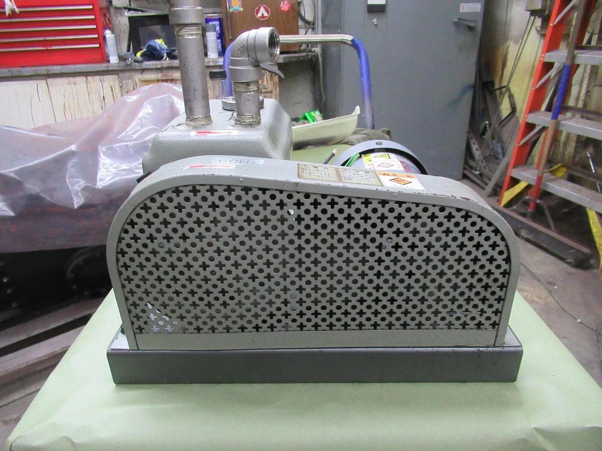 Used PHIL / SATO VAC VACUUM PUMP USW-50 0308120 50L/MIN 600 RPM 200 WATT W/ MOTOR