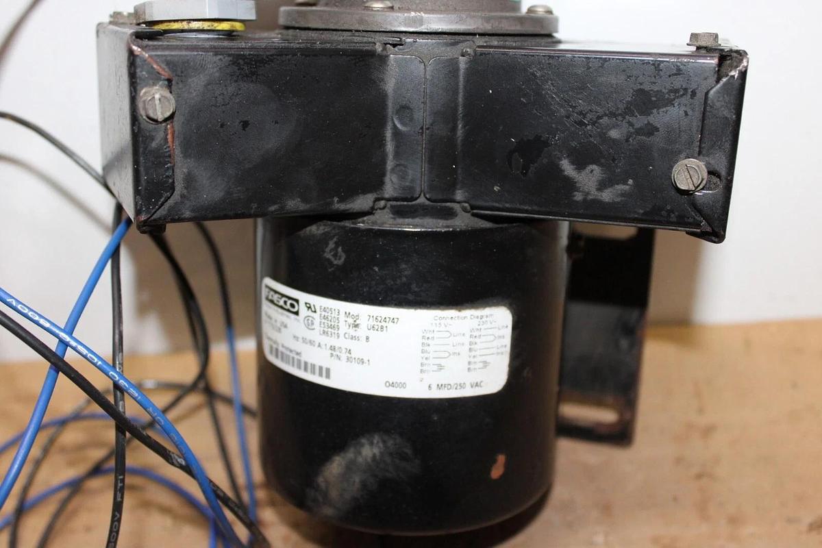 Used FASCO OIL PUMP 30109-1 71624747 U62B1 230 VOLT 50/60 HZ 1.48 AMP W/ K10383