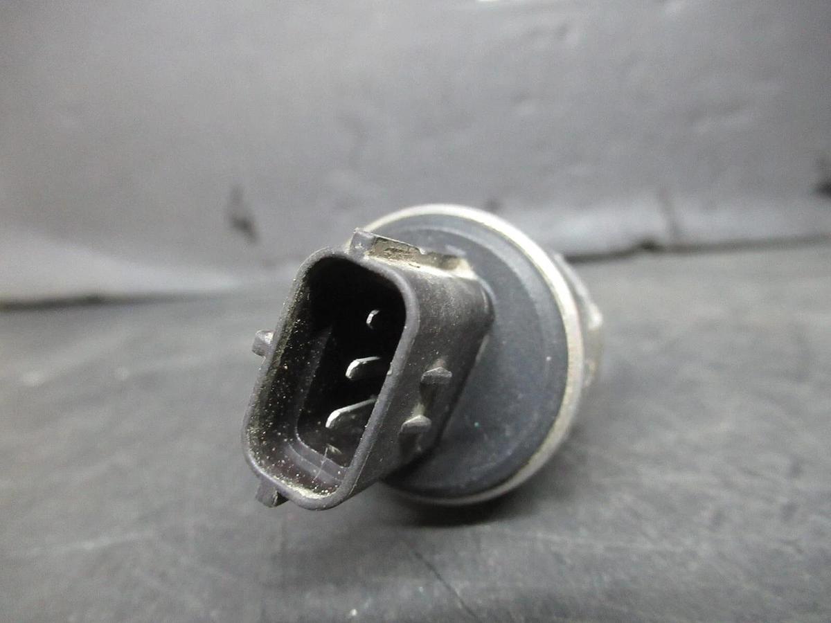 Used YORK DANFOSS PRESSURE TRANSDUCER 025-29583-000 200 PSIS 5 VDC **WARRANTY**