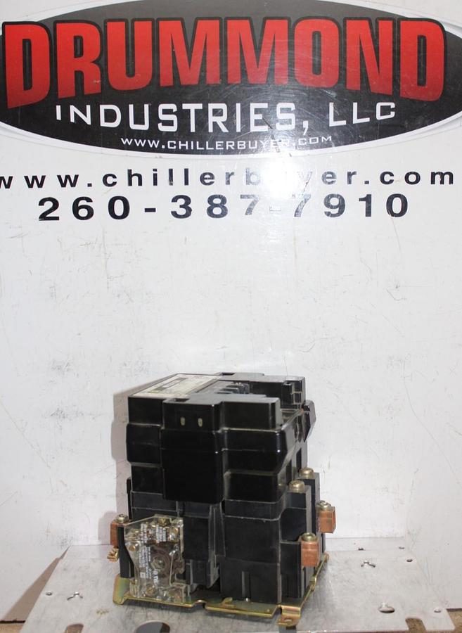 Used SQUARE D CONTACTOR 8502SE01 SINGLE PHASE 240 VAC 15 HP COIL: 110/120V