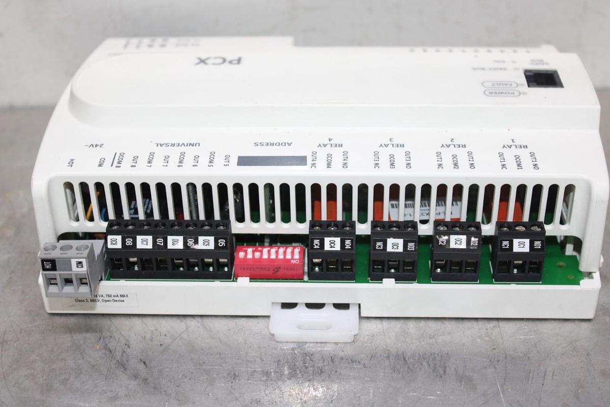 Used JOHNSON CONTROLS PCX UNIVERSAL CONTROLLER PCX3711 FX-PCX3711-0 REV. U
