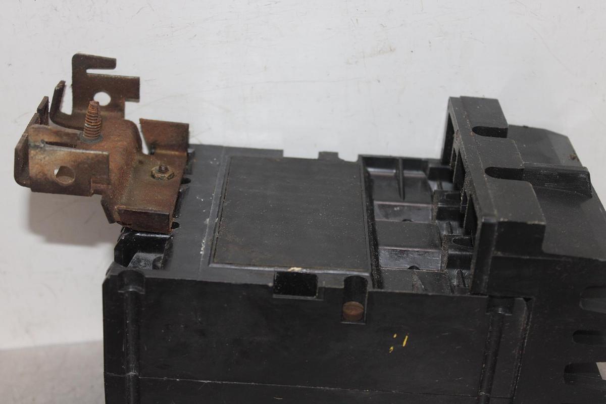 Used SQUARE D I-LINE CIRCUIT BREAKER KC34225 SERIES 2 225 AMP 480 VAC 3-POLE