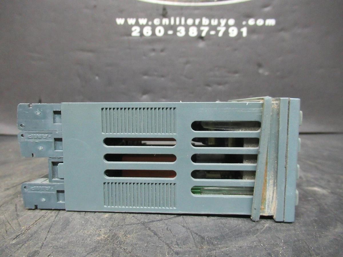 Used BARBER COLMAN PRECISION TEMPERATURE CONTROLLER 2208/NS/VH 240 VAC 10 WATT