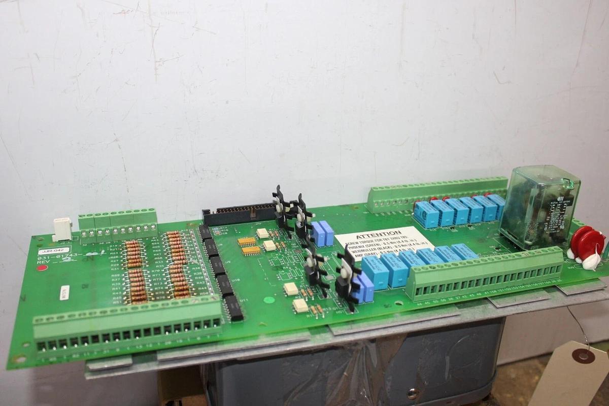 Used YORK HVAC CHILLER INPUT/OUTPUT CIRCUIT BOARD 031-01743-001 REV. 2 **WARRANTY**