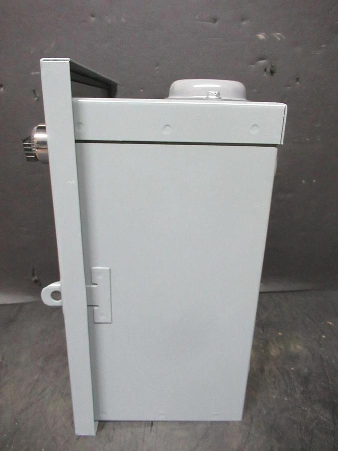 NEW SURPLUS SQUARE D COMBINATION STARTER 8536SCH3V08CF4H30X22 8536SCO3H30 NEMA 1