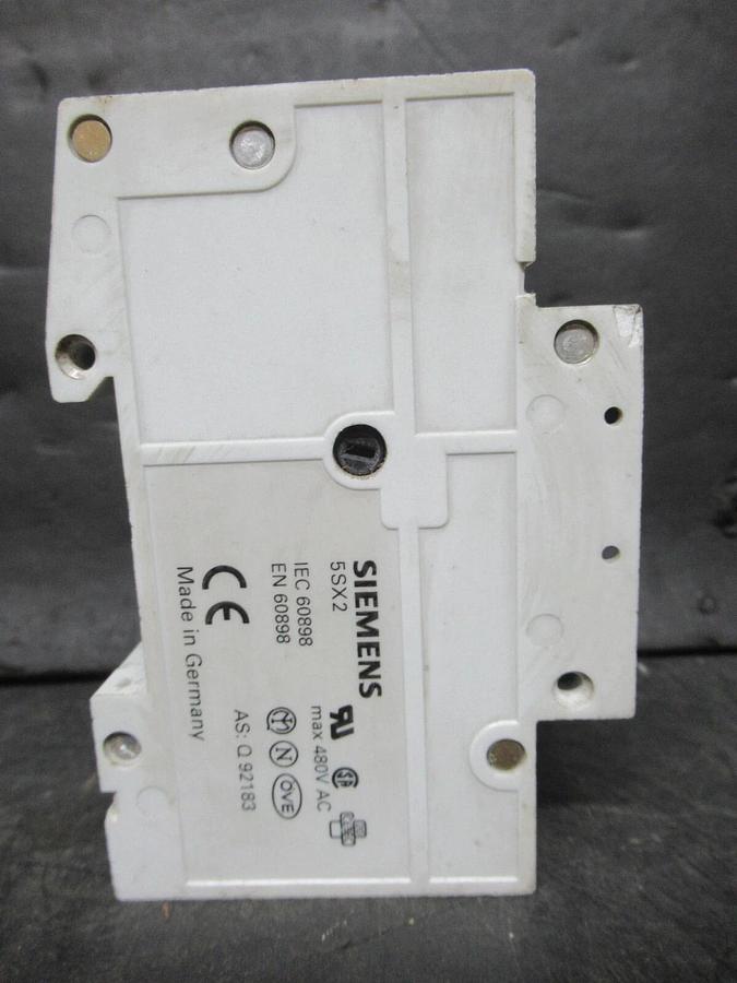 Used SIEMENS CIRCUIT BREAKER 5SX23 C20 20 AMP 480 VAC 3-POLE W/ 5SX9100 AUXILLIARY