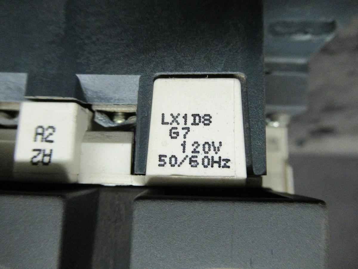 Used SCHNEIDER STARTER LC1D150 160 AMP 600 VOLT 3-POLE 125 HP 3-PHASE W/ LR2D43