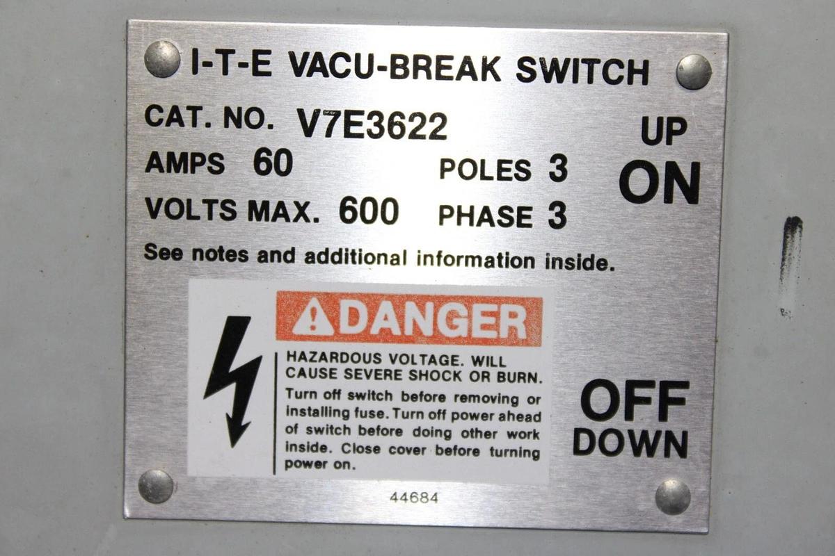 Used ITE FUSIBLE PANELBOARD TANDEM DISCONNECT V7E3622 60 AMP 600 VOLT 3-PHASE