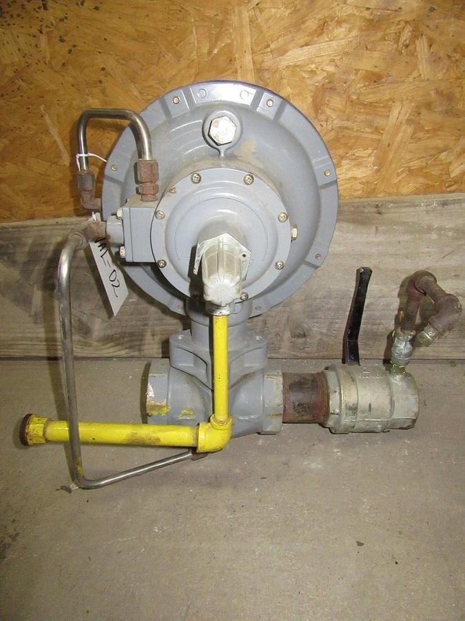Used FISHER PRESSURE REGULATOR TYPE: 299 2" INPUT: 60PSI OUTPUT: 45PSI **WARRANTY**