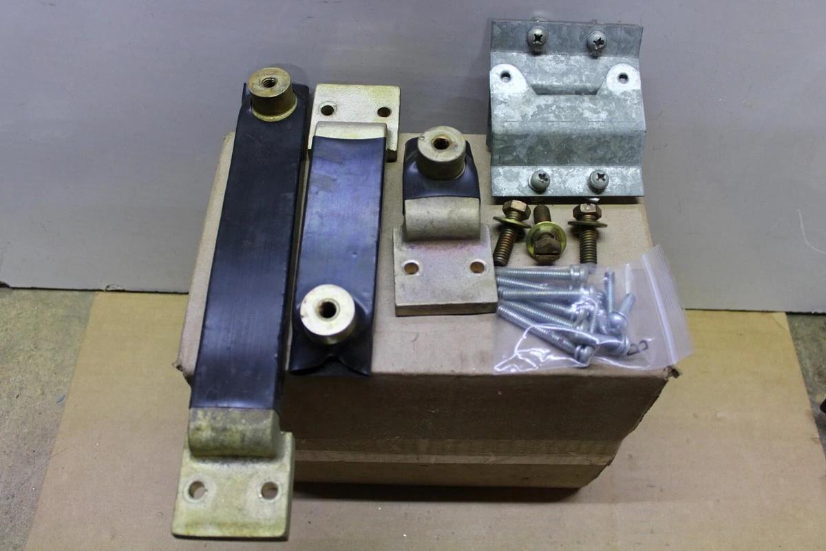 Used CUTLER HAMMER CIRCUIT BREAKER MOUNTING KIT FOR MA BREAKERS **WARRANTY**