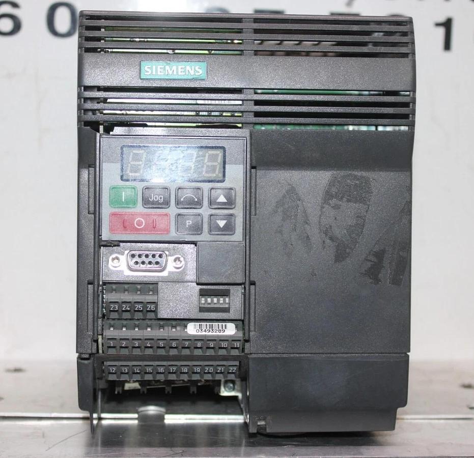 Used SIEMENS MICROMASTER VECTOR DRIVE 6SE3215-2CB40 240V 5.5 AMP 1.5 HP