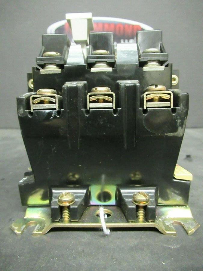 Used ALLEN BRADLEY STARTER 509-A0D SER. B 600 VAC 5 HP @ 460 VAC 3 PH 18 AMP SIZE 0