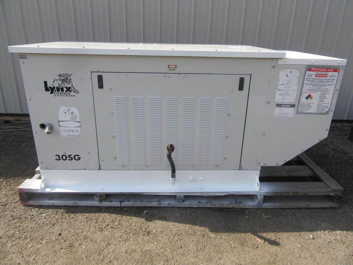 Used 30KW GENERATOR LYNX 120/240V 3.0 GM PSI NAT GAS PROPANE RECONNECTABLE VIDEO 